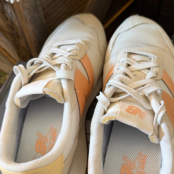 New Balance 237 V1 Women's Beige and Orange Sneakers Sz 10 - Picture 9 of 12